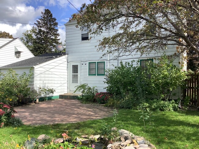 Building Photo - 3 Bedroom House w/Bonus Loft in North Fargo