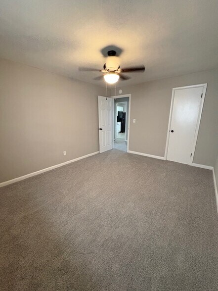 Building Photo - 2508 Middle Ave