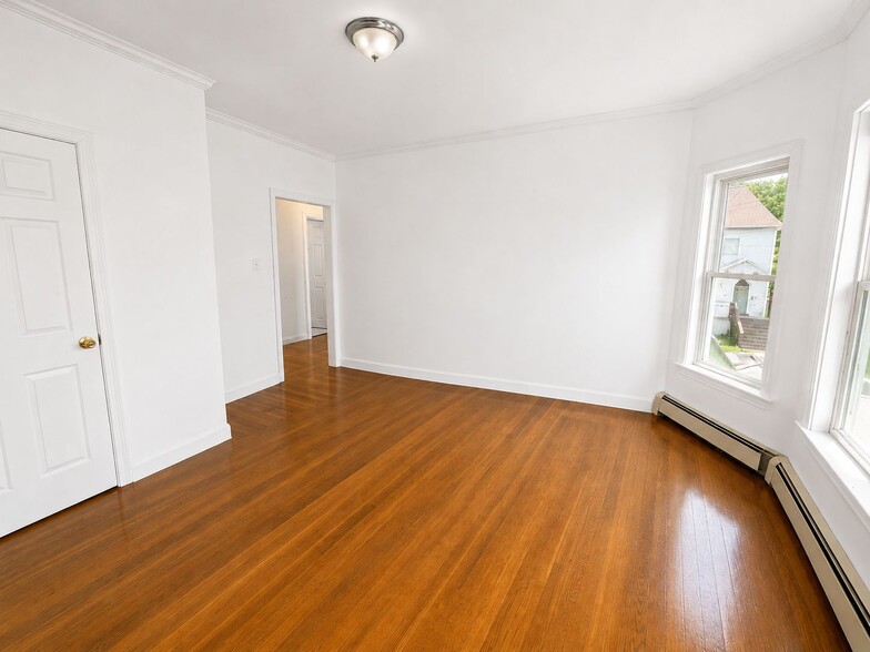Building Photo - 118 Vernal St