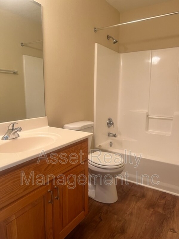 Building Photo - 11011 Woody Dr