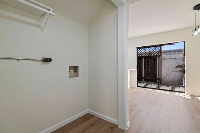 Building Photo - 2120 Wilcrest Dr