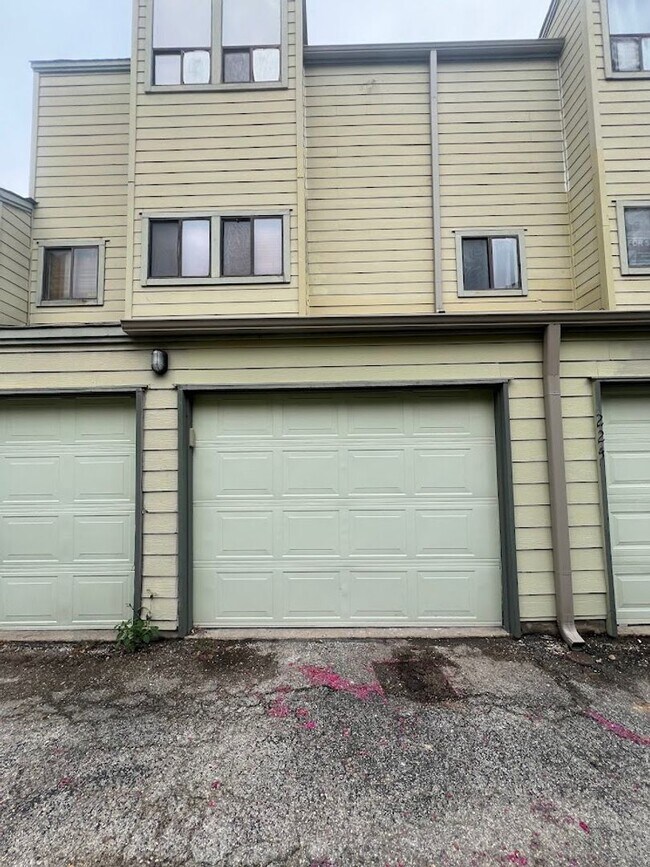 Primary Photo - K280 - Treehouse #117