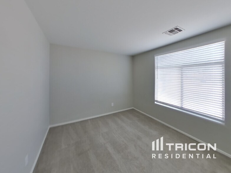 Building Photo - 8053 N 109th Ln