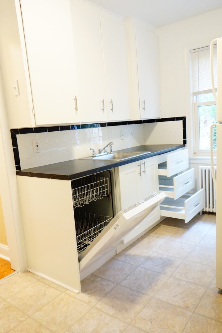 Building Photo - 8210 Greenwood Ave