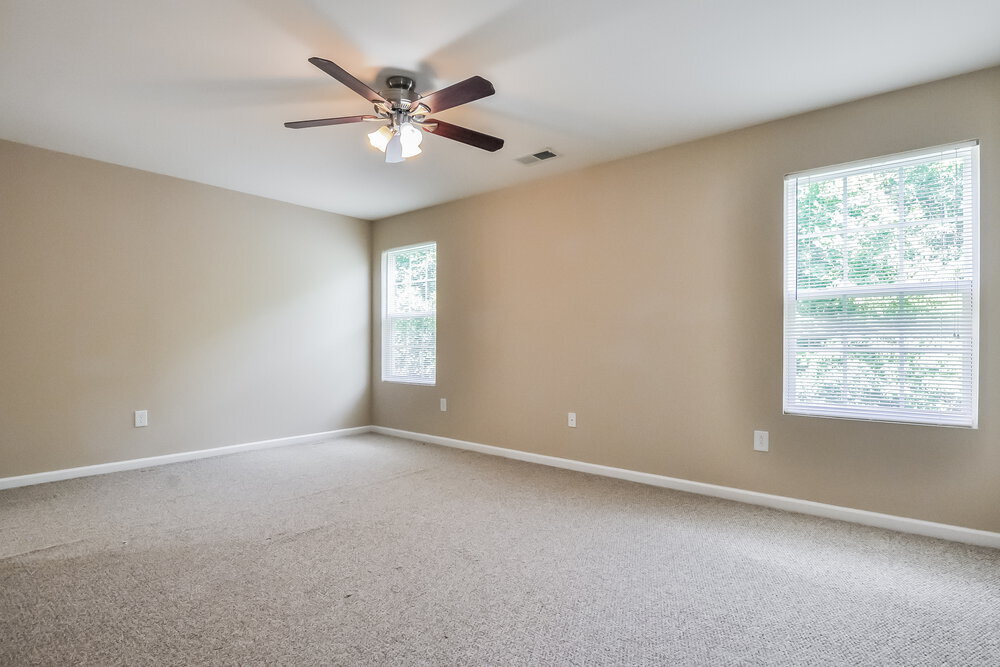 Building Photo - 708 Calavaras Ln