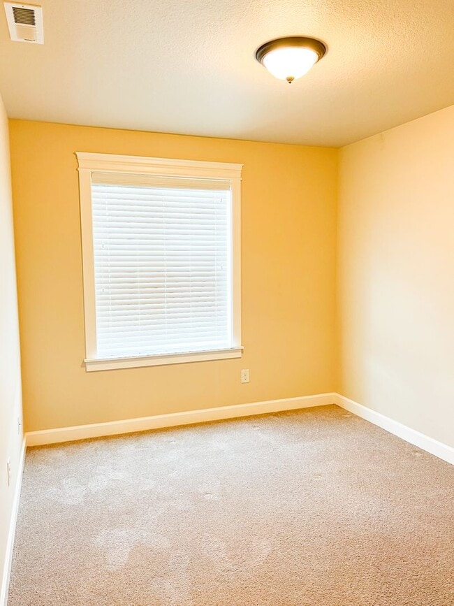 Building Photo - Woodridge - 2617A &amp; B