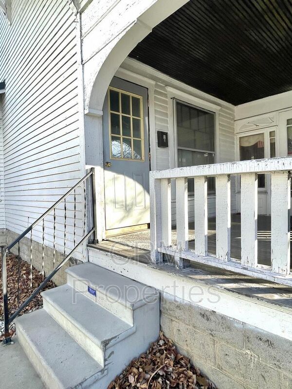 Building Photo - 738 S Washington St