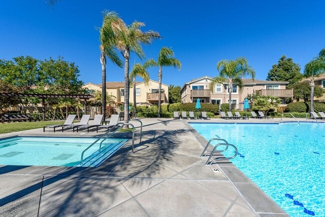 Building Photo - Serenity and Luxury Abound in Eastlake!
