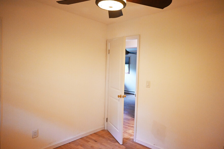 Building Photo - 71 Cayuga Ave