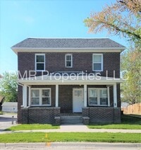 Building Photo - 118 Platner St