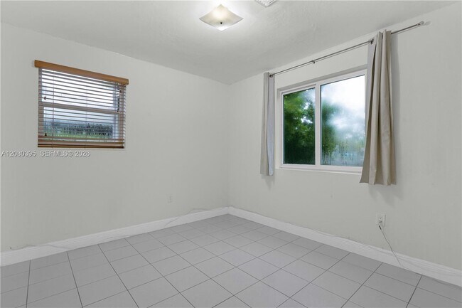 Building Photo - 9441 SW 27th Dr