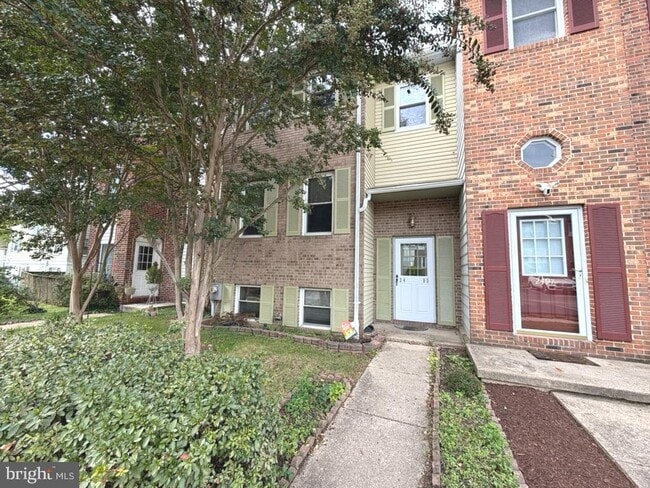 Building Photo - 2495 Vineyard Ln