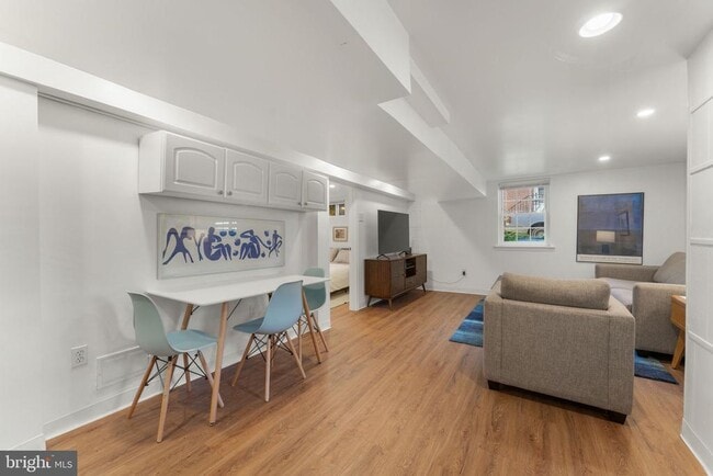 Building Photo - 5302 Baltimore Ave