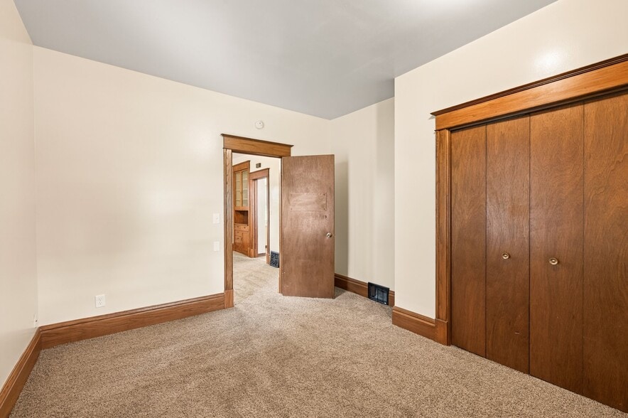 Building Photo - 754 5th St E