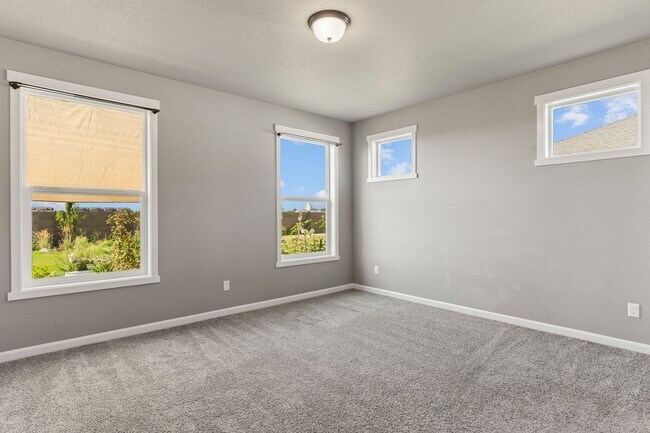 Building Photo - For Rent – Beautiful 3 Bedroom, 2 Bathroom...