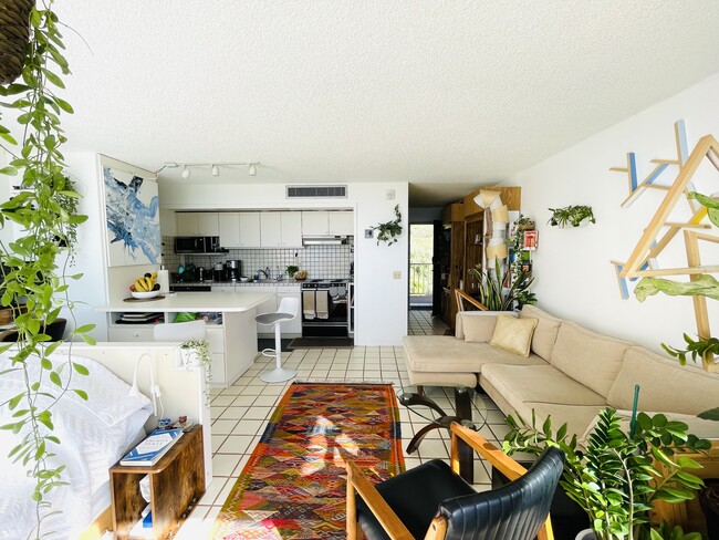 Building Photo - 770-770 Kili Dr