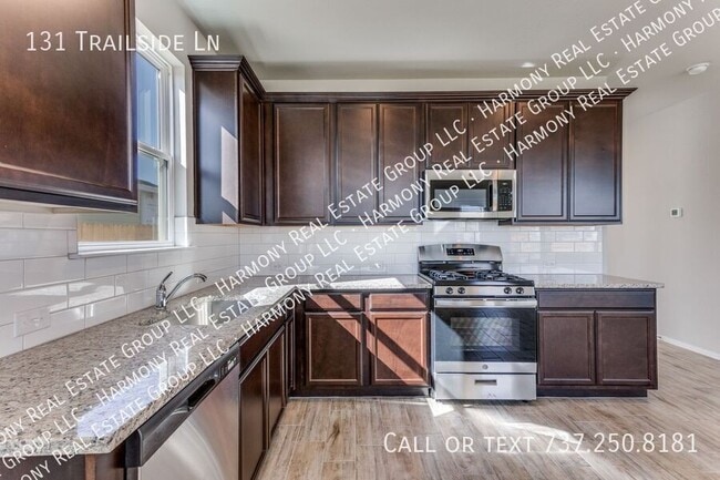 Building Photo - 131 Trailside Ln