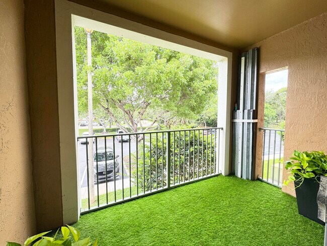 Building Photo - 7832 Sonoma Springs Cir