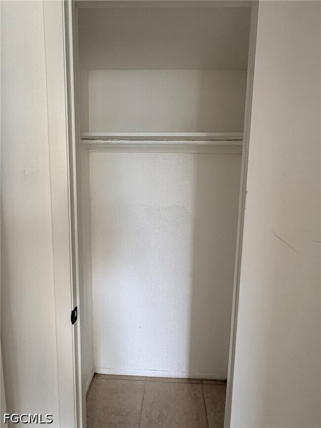 Building Photo - 2855 Winkler Ave