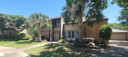 Building Photo - 11302 Meadow Lake Dr