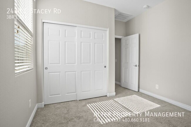 Building Photo - 2430 E Stacey Rd