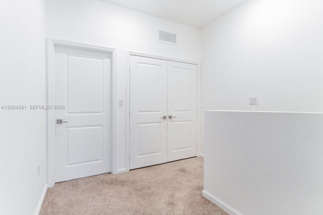 Building Photo - 1170 SW 7th Ct