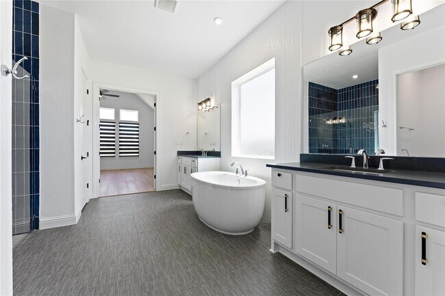 Building Photo - 704 Prairie Clover Dr