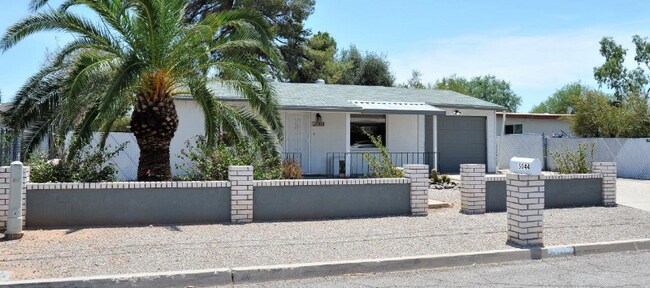 Building Photo - 5044 E Adams St