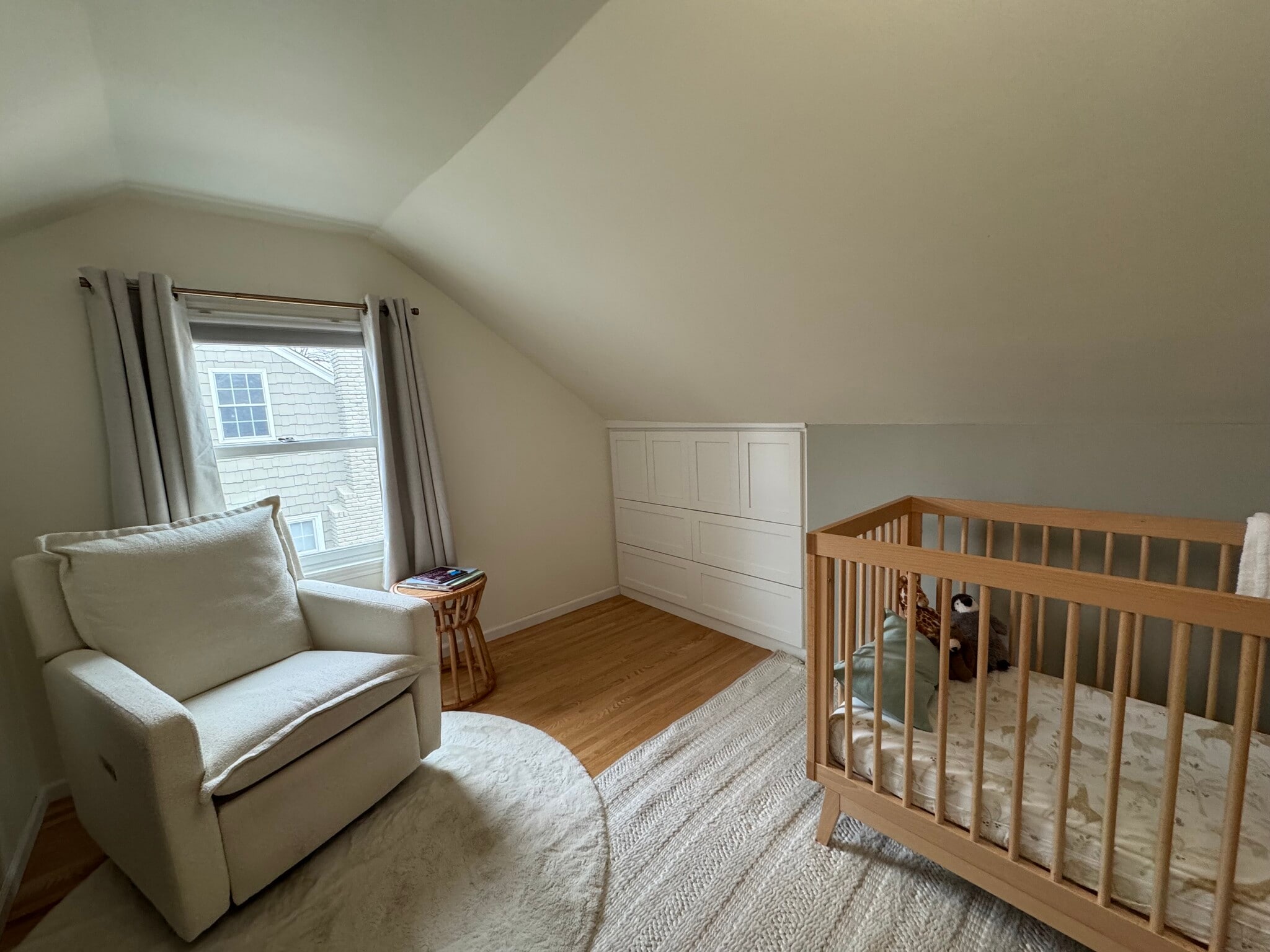upstairs bedroom - 3810 Huntington Ave
