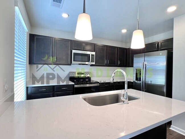 Building Photo - 3068 Harborview Dr