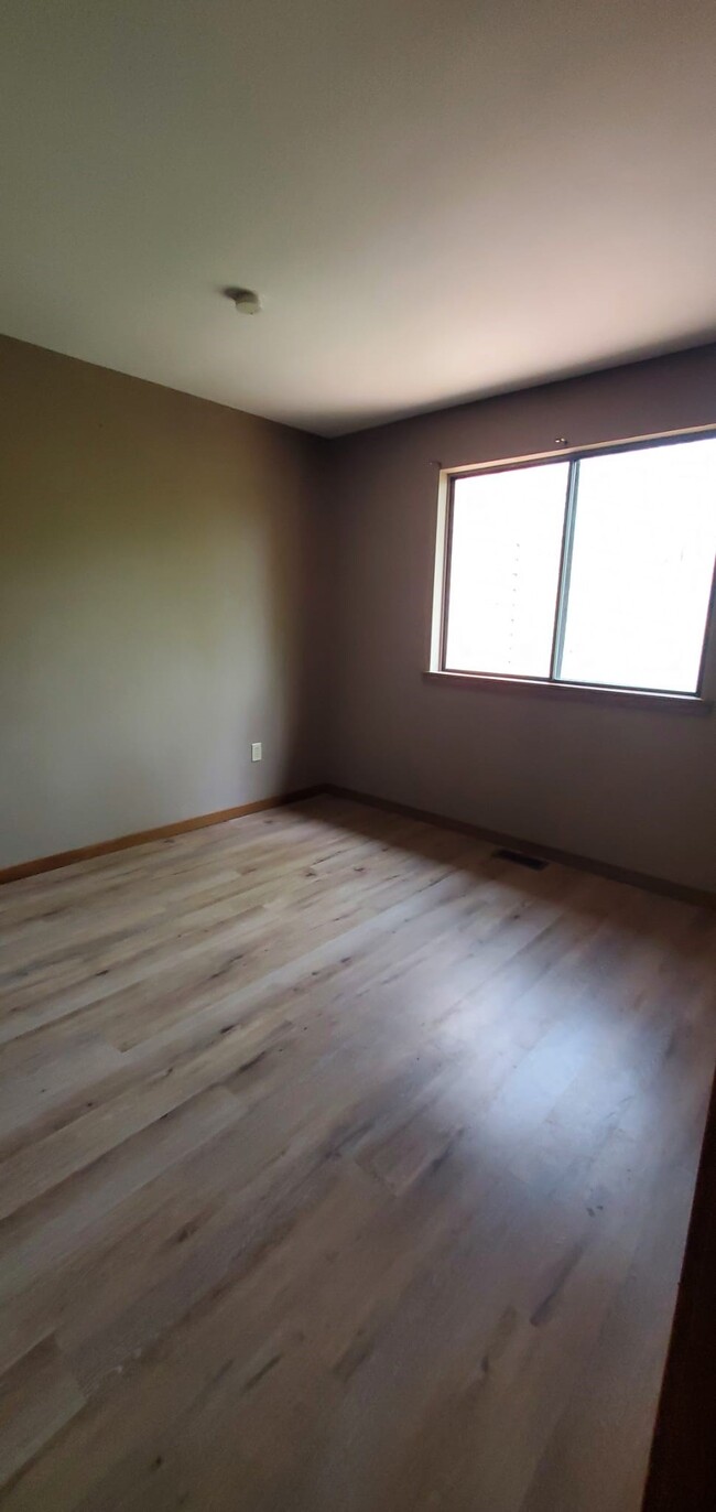 Building Photo - 344 Crewe Ct