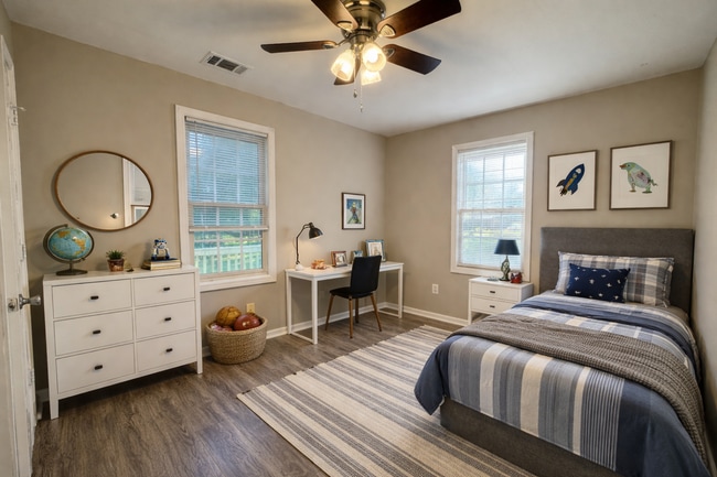 Building Photo - 2 Bedroom 1 Bathroom