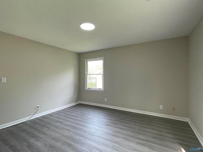 Building Photo - 120 Springfield Ln