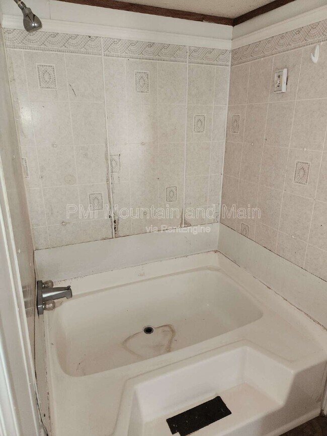 Building Photo - 36 Misty Mountain Way