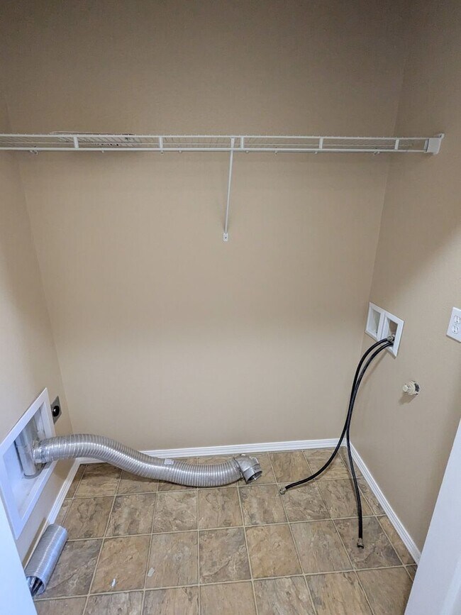 Building Photo - 5997 Blue River Dr SE