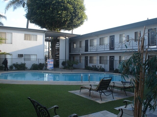 Pool - 10429 La Reina Ave.