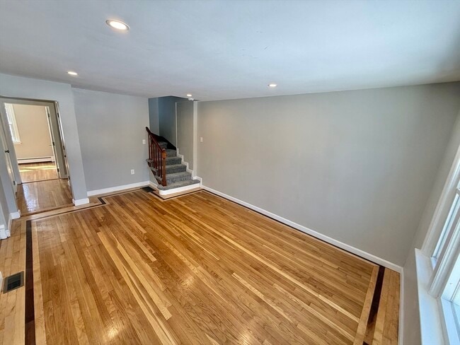 Building Photo - 252 Mechanic St