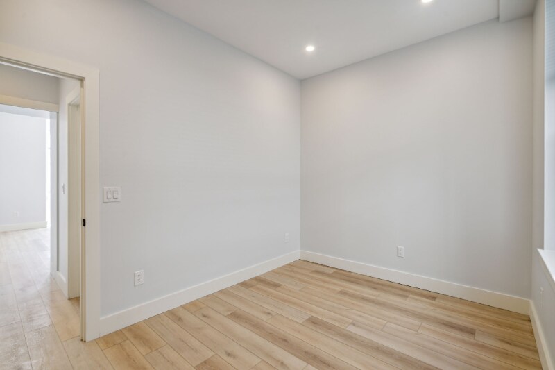 Building Photo - 3439 Lancaster Ave