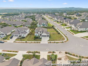 Building Photo - 462 Vamanos