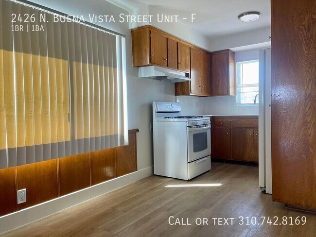 Primary Photo - 2426 N Buena Vista St