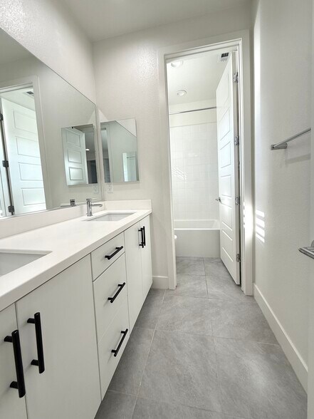 Building Photo - 10662 Senna Wy