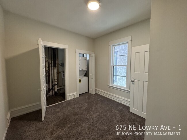 Building Photo - 675 NE Lowry Ave