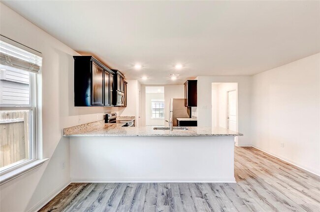 Building Photo - 18744 Speculator Ln