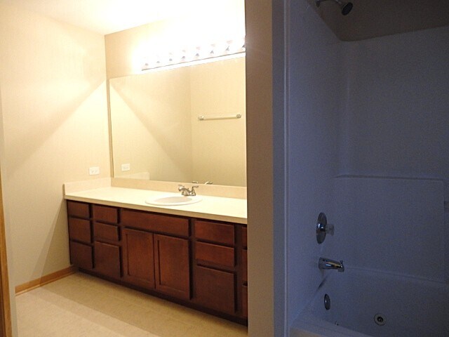 Building Photo - 26300 W Riverbend Ln