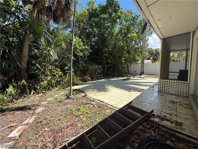 Building Photo - 1435 Alcazar Ave