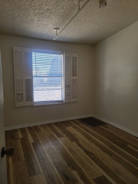 Building Photo - 10624 Springwood Dr