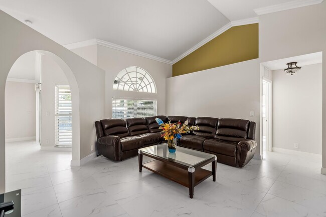 Building Photo - 2962 SW Coastal Terrace