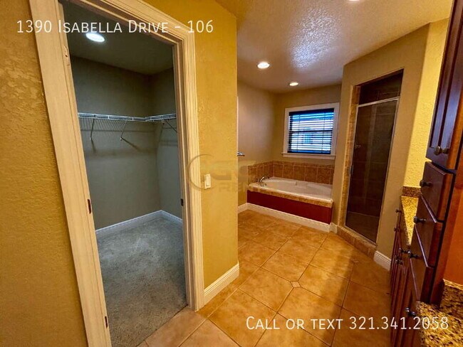 Building Photo - 1390 Isabella Dr