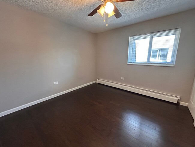 Building Photo - $0 DEPOSIT OPTION! 2BED/1.5BATH CONDO IN C...