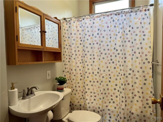 Building Photo - 37 White St